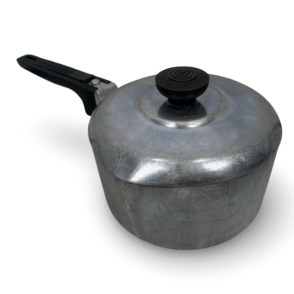 Vintage Cast Aluminum Saucepan with Lid 2 Quart‎ Double Pour Spout MCM Cookware